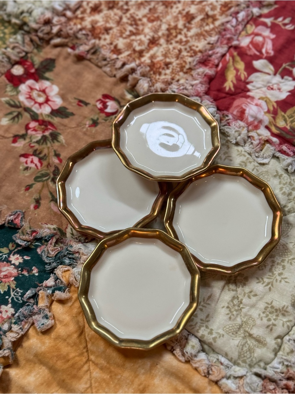 Cream Ceramic Octagonal Coaster Set with Gold Rim